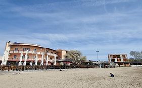 Idila Sea Front Apartments